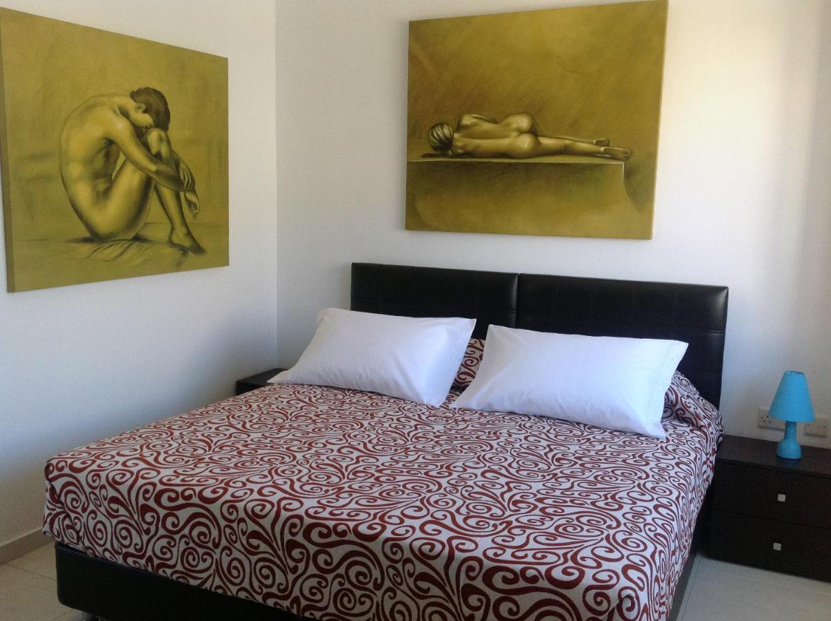 8Villa Saint Julian's Bagian luar foto
