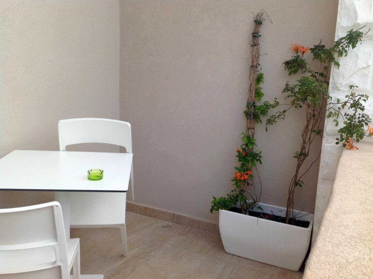 8Villa Saint Julian's Bagian luar foto